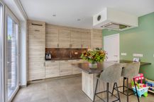 Instapklare halfopen bebouwing met hedendaags comfort