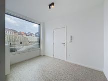 Gerenoveerd triplex-appartement met tal van mogelijkheden 
