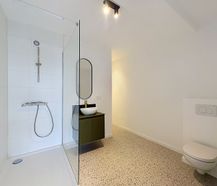 Gerenoveerd triplex-appartement met tal van mogelijkheden