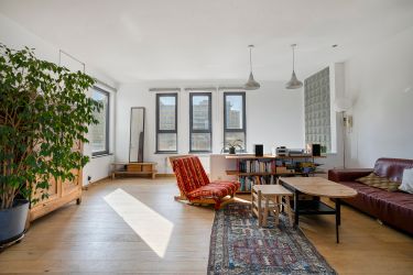 Two-bedroom penthouse with exceptional 100m² terrace