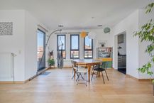 Two-bedroom penthouse with exceptional 100m² terrace