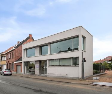 Praktijkruimte/kantoorruimte te koop in Geluwe