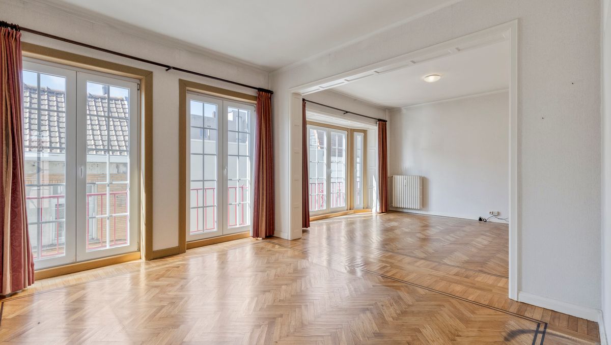 Appartement met 3 kamers en garagebox te koop in centrum Kortrijk