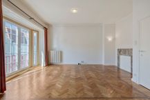 Appartement met 3 kamers en garagebox te koop in centrum Kortrijk