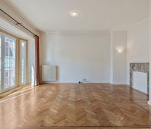 Appartement met 3 kamers en garagebox te koop in centrum Kortrijk
