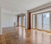 Appartement met 3 kamers en garagebox te koop in centrum Kortrijk