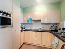 Lichtrijk twee-slaapkamerappartement met terras in Gent