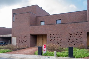 Recente woning met  aangename tuin te huur te Marke 