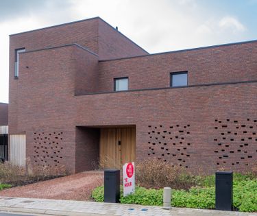 Recente woning met aangename tuin te huur te Marke