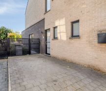 Moderne en energiezuinige halfopen bebouwing te koop