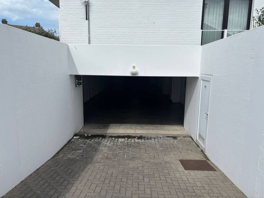 Garage box situé au centre de la ville à vendre à De Warande !