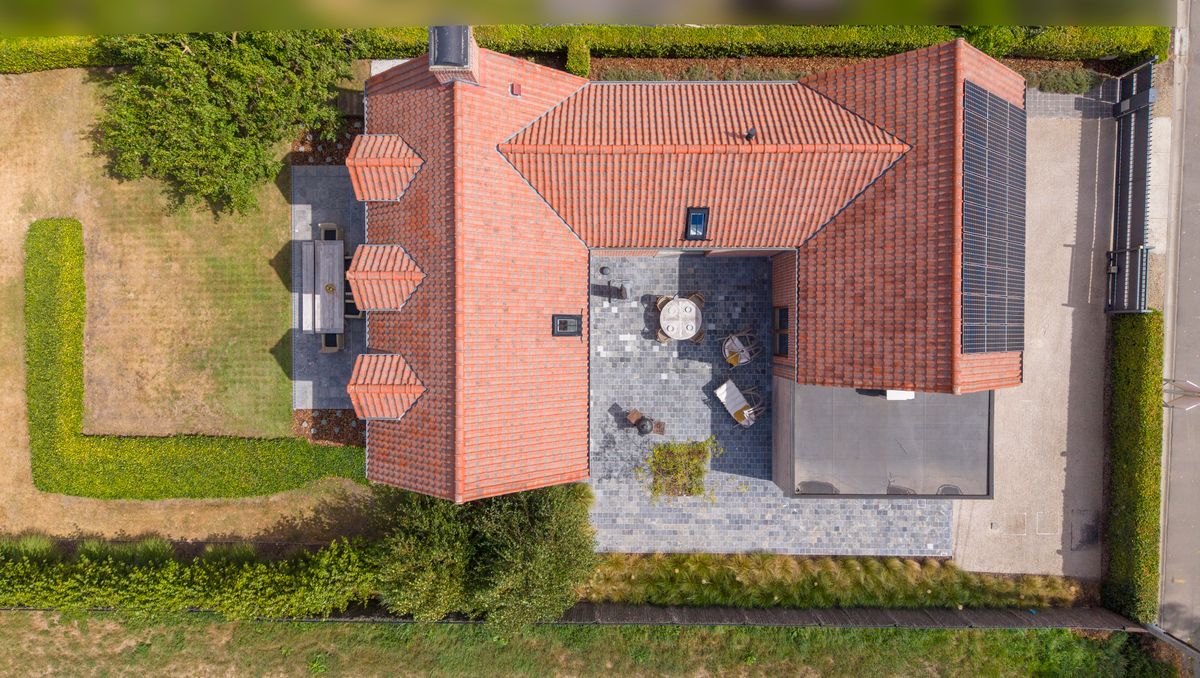 Schitterende villa (2010) op groene locatie in Hérinnes/Pecq