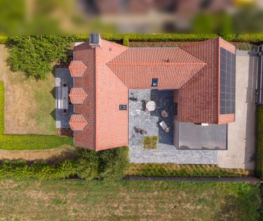 Schitterende villa (2010) op groene locatie in Hérinnes/Pecq