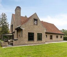 Royale villa met privatief bos en enorm potentieel in Aalter