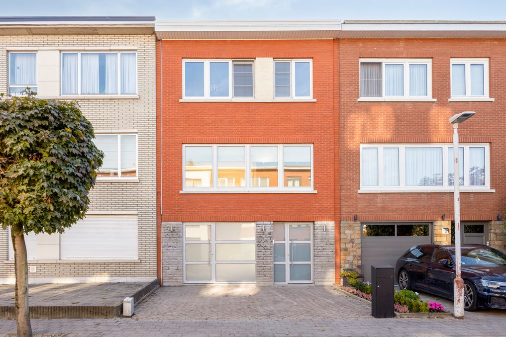 Instapklaar huis met 3 slaapkamers te koop in Kapellen!