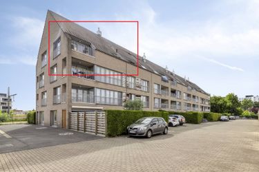 Instapklaar dakappartement met 2 slaapkamers in Roeselare