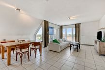 Instapklaar dakappartement met 2 slaapkamers in Roeselare