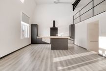Handelspand met appartement en atelier te koop in Adegem