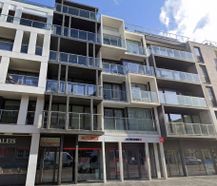 Vennootschap met 3 handelspanden te Bredene-Oostende