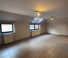 Ruim duplex appartement met 1 slaapkamer in centrum Bree