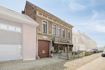 Herenhuis met handelszaak te koop in Kaprijke