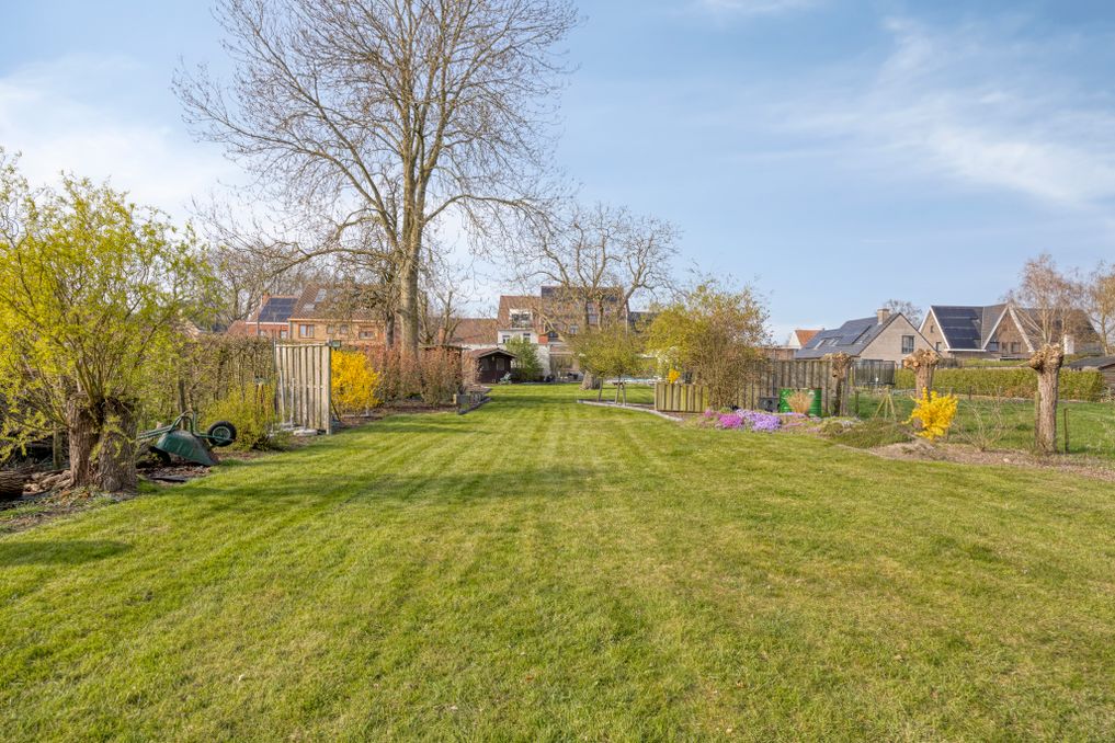 Herenhuis met handelszaak te koop in Kaprijke