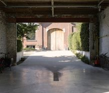 Gerenoveerde woning met authentieke elementen en magazijn