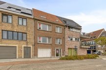 Op te frissen opbrengsteigendom te koop in Blankenberge