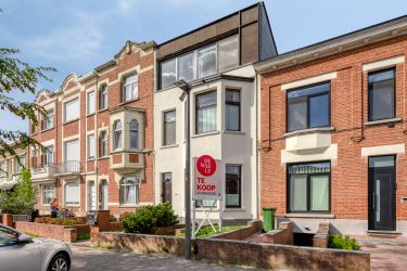 Huis met 4 kamers en tuin te koop vlakbij het Rivierenhof! 