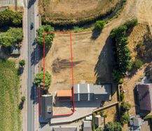 Alleenstaand huis te koop in Vleteren met weide en bijgebouw