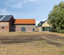 Alleenstaand huis te koop in Vleteren met weide en bijgebouw