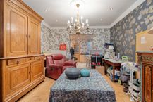 Te renoveren huis (175m²) in Deurne met terras 