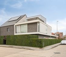 Veelzijdig kantoor te koop in Sint-Michiels (380 m²)