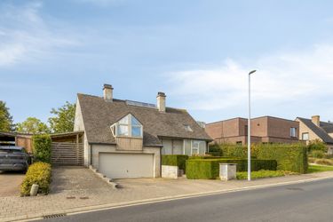Uniek, lichtrijk huis te koop met speelse tussenniveaus 