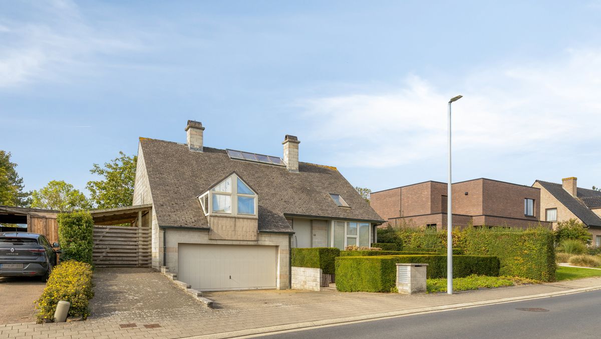 Uniek, lichtrijk huis te koop met speelse tussenniveaus