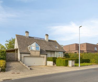 Uniek, lichtrijk huis te koop met speelse tussenniveaus