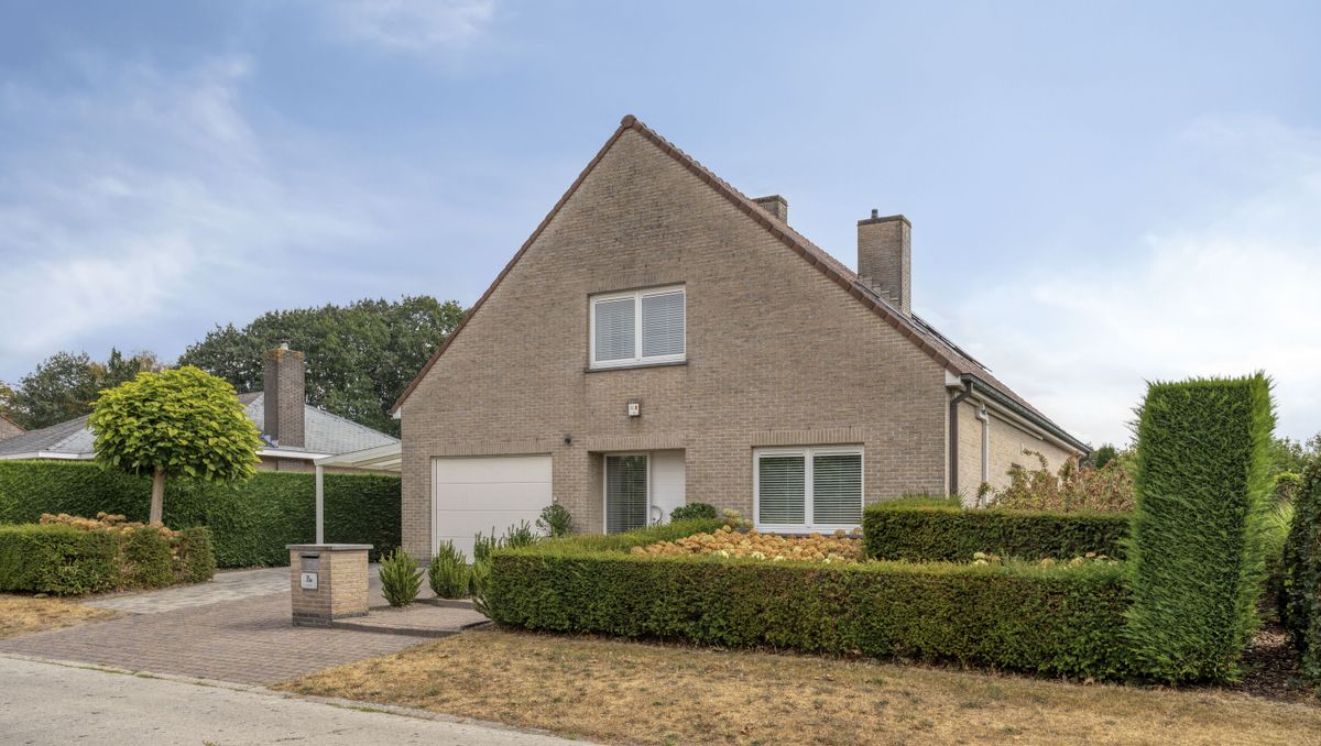Vrijstaand, hedendaags huis met 5 slaapkamers te Maldegem