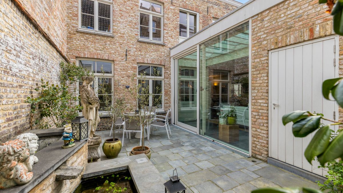 Charmant, instapklare herenhuis (°2007) op toplocatie in Brugge