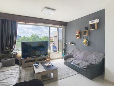 Op te frissen, lichtrijke studio ca. 41m² te koop in Antwerpen