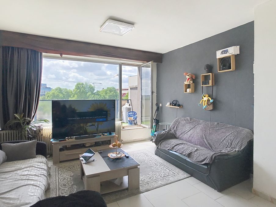 Op te frissen, lichtrijke studio ca. 41m² te koop in Antwerpen