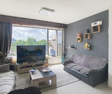 Op te frissen, lichtrijke studio ca. 41m² te koop in Antwerpen