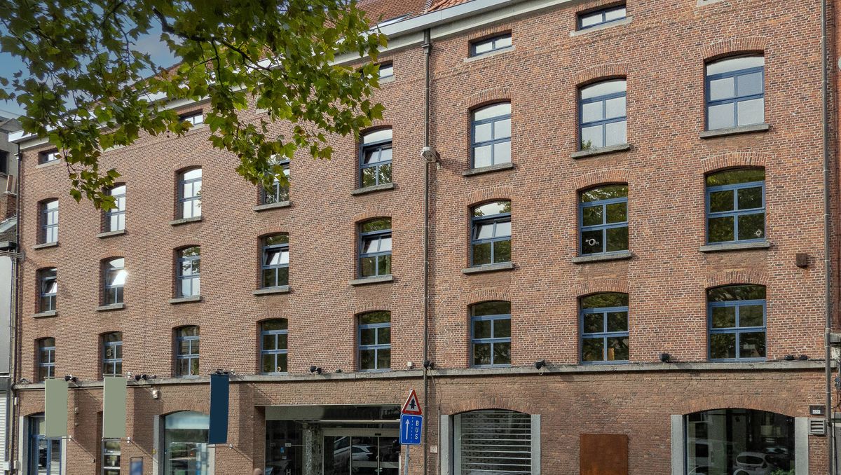 Vastgoedvennootschap met 2 kantorencomplexen te Antwerpen
