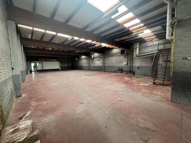 Warehouse with office for rent Maldegem