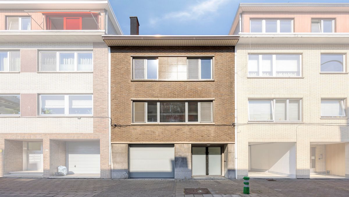 Gerenoveerd ruim huis op wandelafstand van de stad te koop