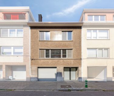 Gerenoveerd ruim huis op wandelafstand van de stad te koop