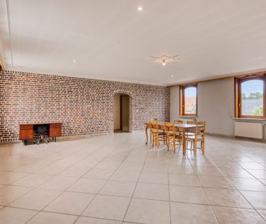 Ruim appartement met 4 slaapkamers in Tongerlo