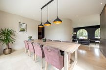 gerenoveerd huis met zwembad op 17 are te koop in Kasterlee