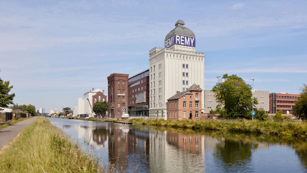 Vastgoedvennootschap met ca. 700 m² kantoorruimte te Leuven
