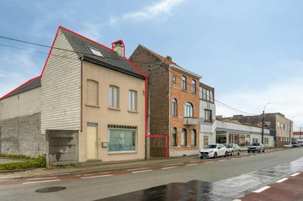 Handelspand met woonst te koop Kortrijk