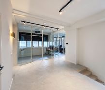 Modern spacious office - 170m² + 4 parkings